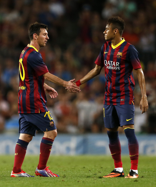 战奠定了坚 战奠定了坚