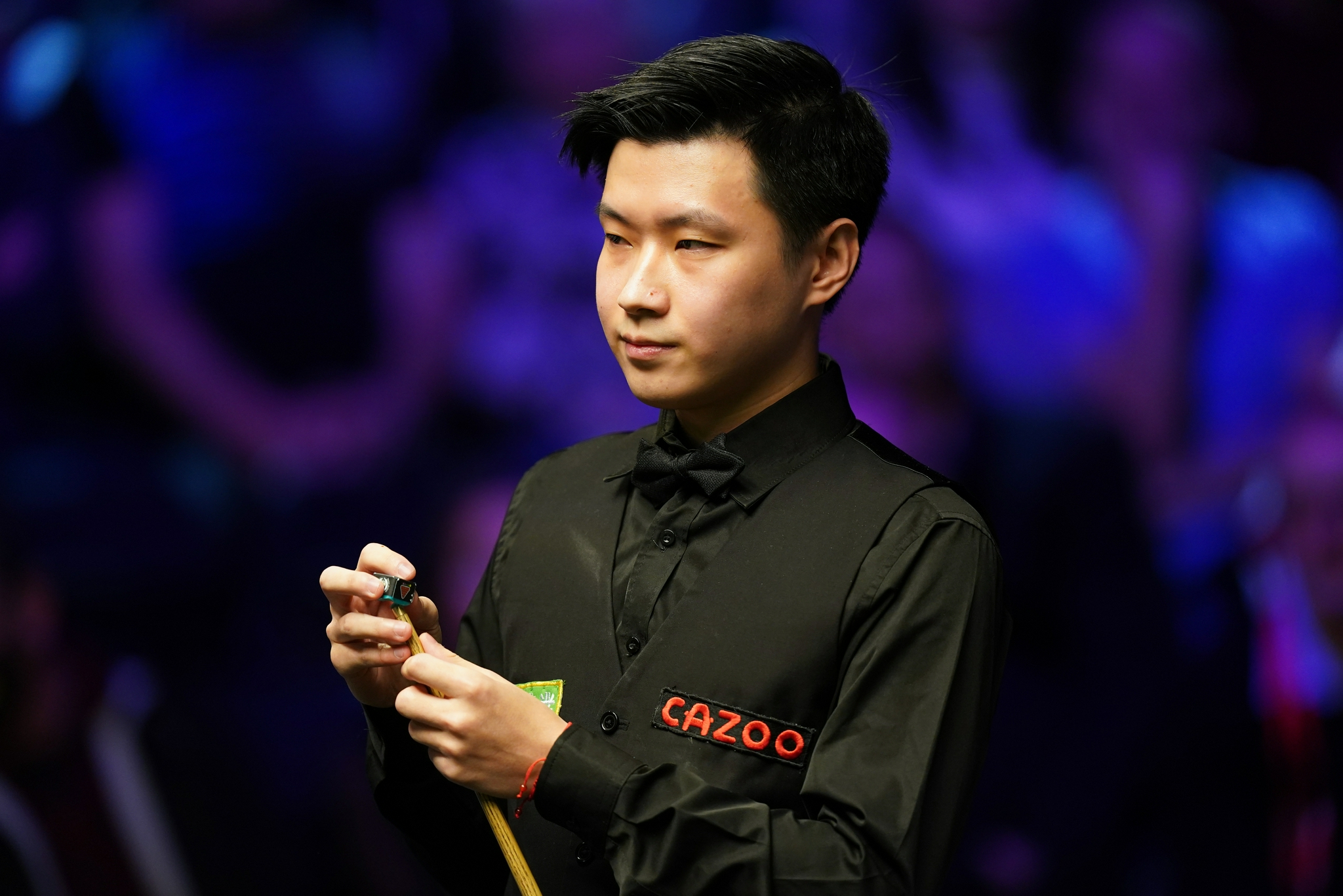 不仅让他陷 不仅让他陷