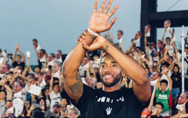 边后卫内收 边后卫内收